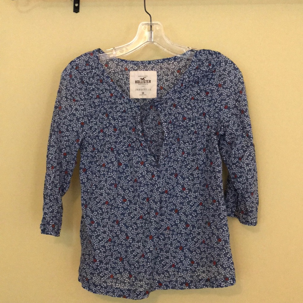 Hollister XS floored print blouse